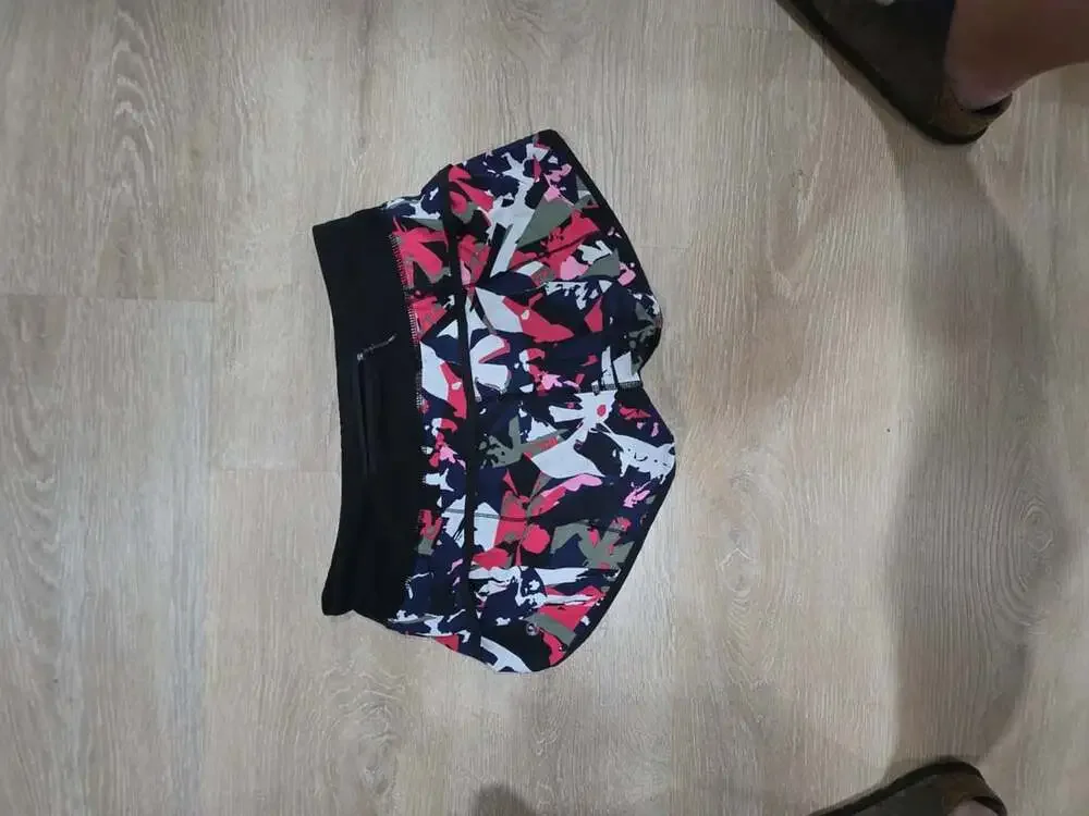 Lululemon Speed Up Low-Rise Lined Shorts - Size 4